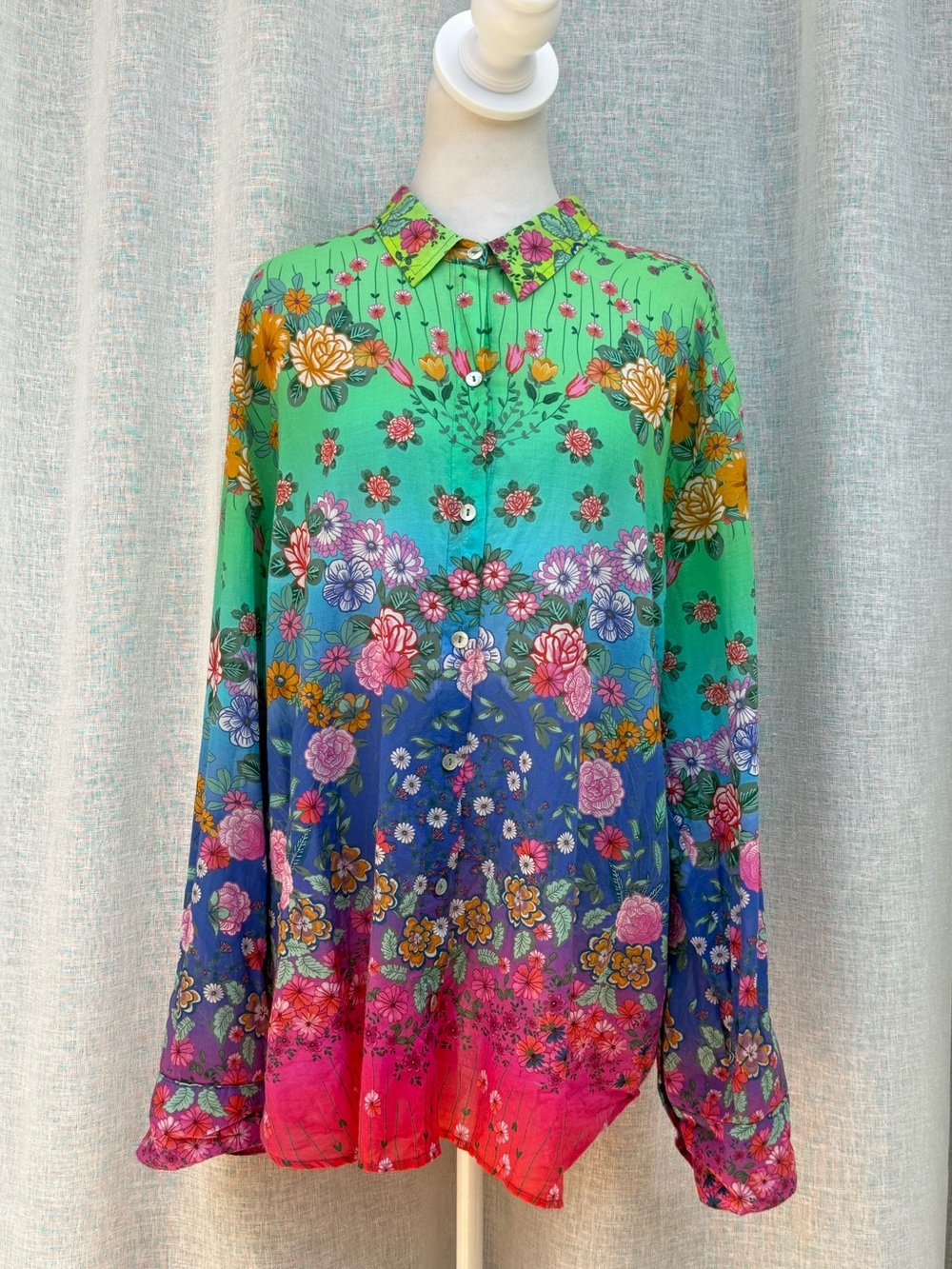 Johnny Was colorful floral button down shirt Rainbow Field Henley Popover tunic - Picture 3 of 10